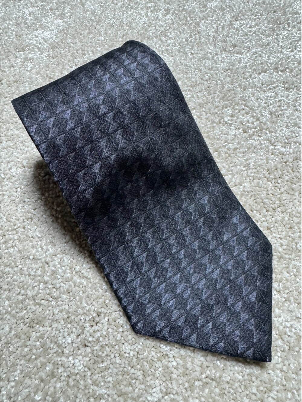 DKNY  Men's 100% Silk Tie 58" Black Geometric Pattern